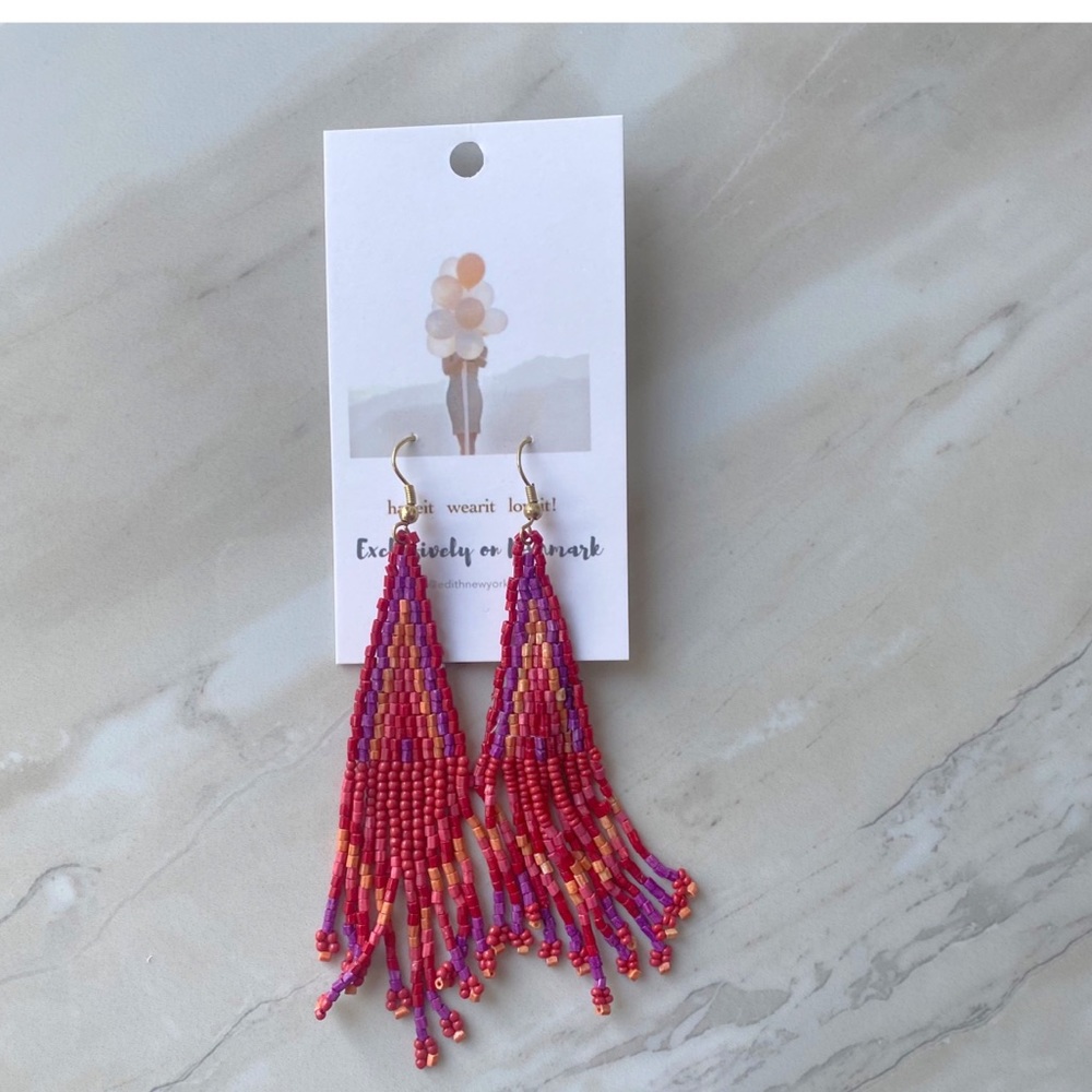 Handmade Beaded Drop Earrings NWT ❤️